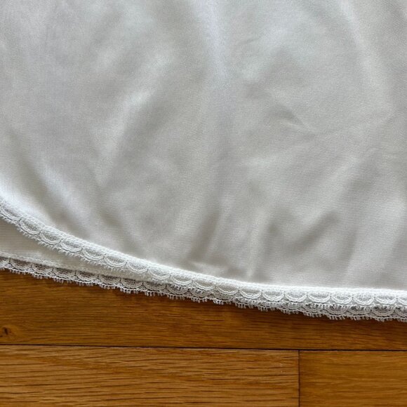 Vintage Vanity Fair White Nylon Half Slip Skirt - Picture 7 of 9